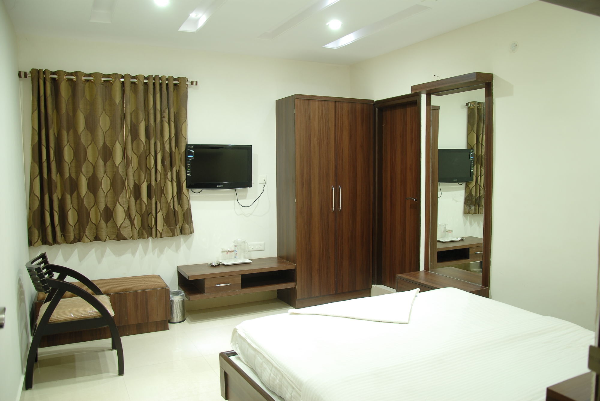 Hotel Vjr Residency By Hotelscart Hyderabad Eksteriør billede